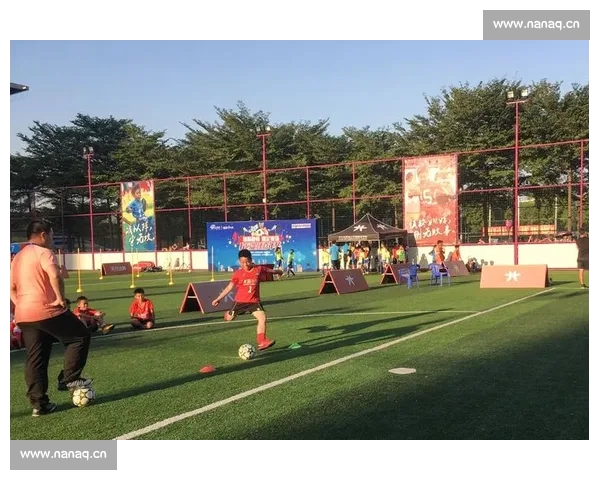 高清足球赛事直播APP下载指南畅享全球赛场精彩即时比分数据分析权威解说 - 副本 (3)